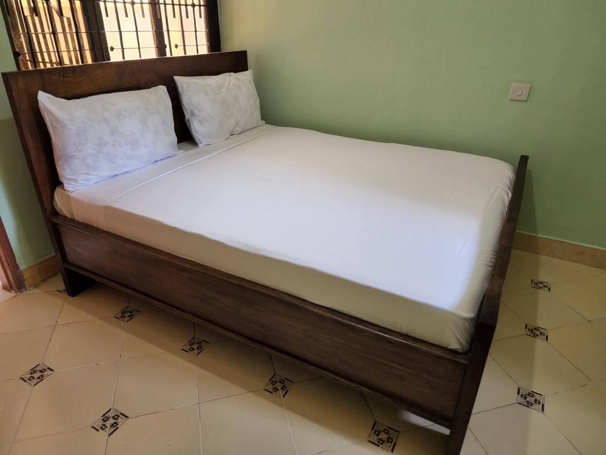 Abby'S Homestay Moshi Esterno foto