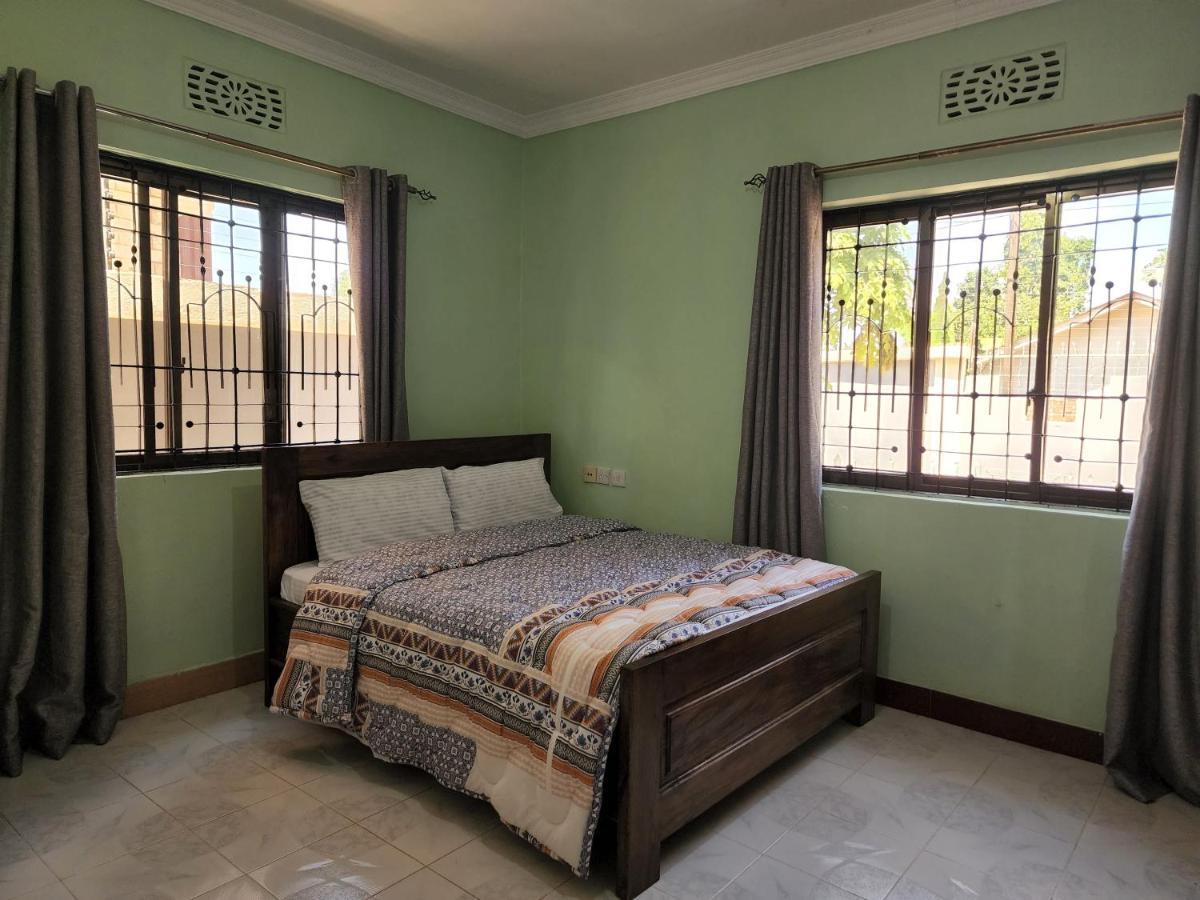Abby'S Homestay Moshi Esterno foto